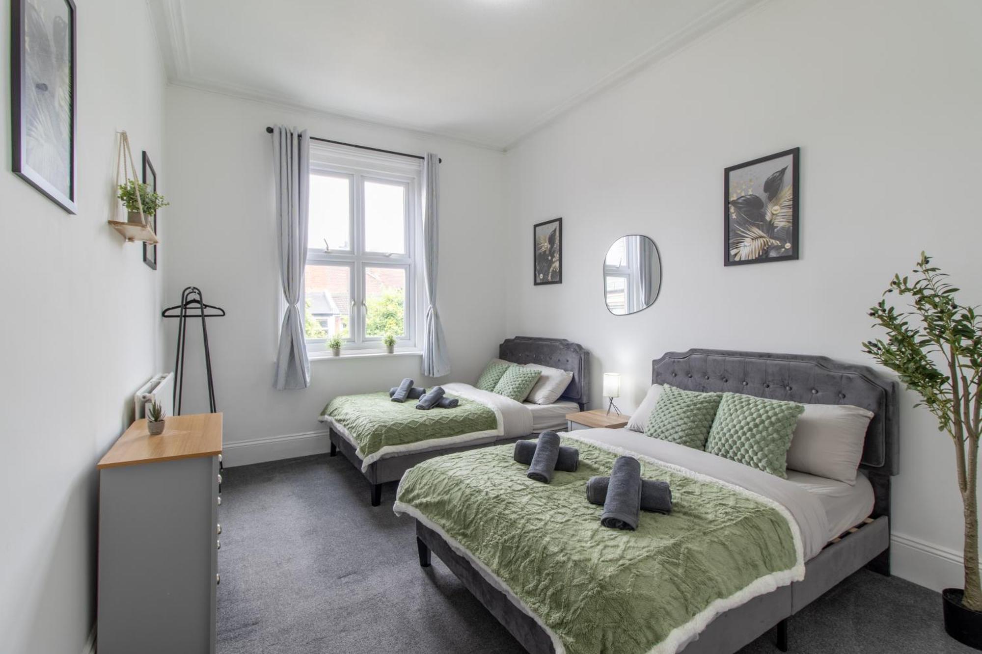 Open Mind Property - Hottub, 8 Beds & 2 Car Spaces Holiday home
