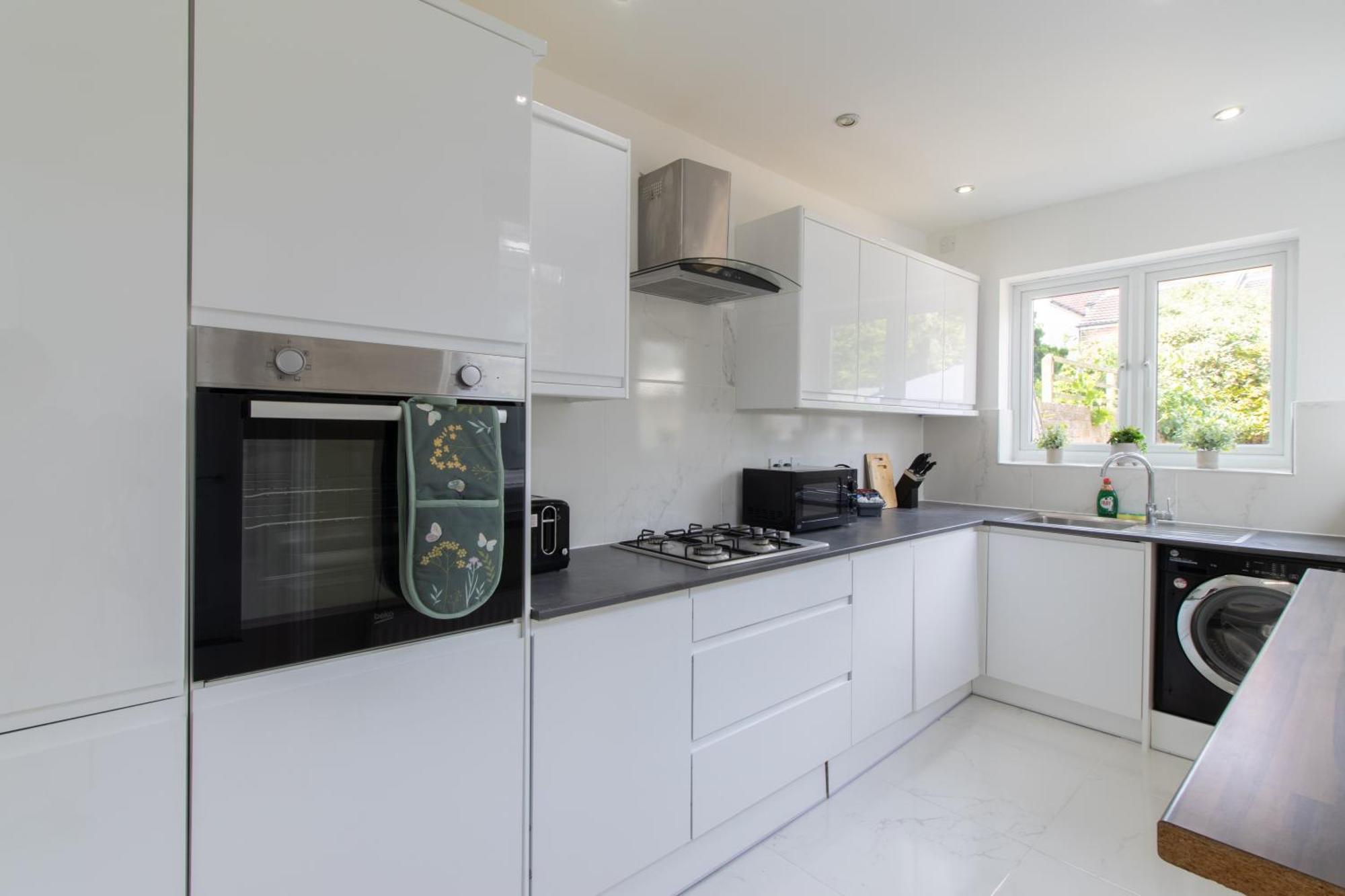 Open Mind Property - Hottub, 8 Beds & 2 Car Spaces