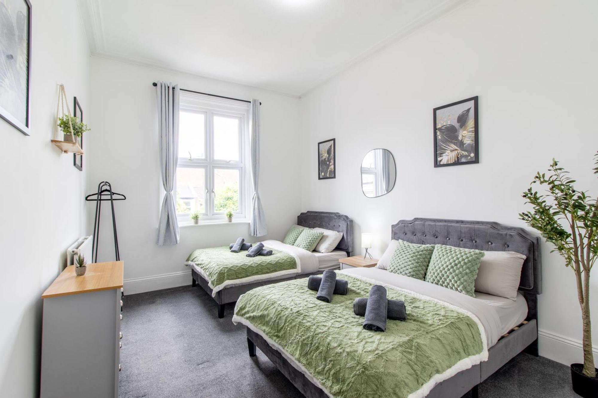 Holiday home Open Mind Property - Hottub, 8 Beds & 2 Car Spaces Portsmouth