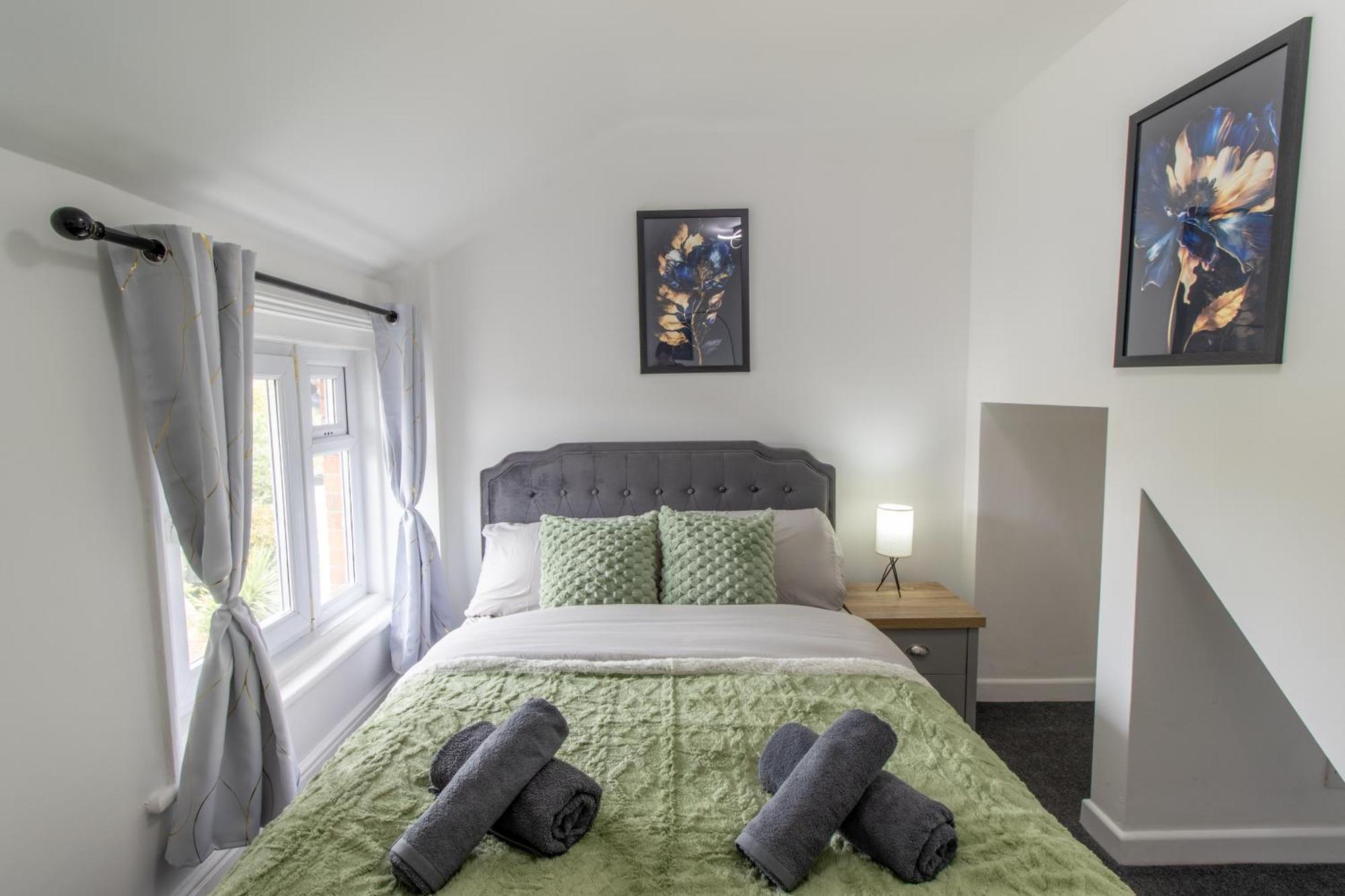 Open Mind Property - Hottub, 8 Beds & 2 Car Spaces Holiday home Portsmouth