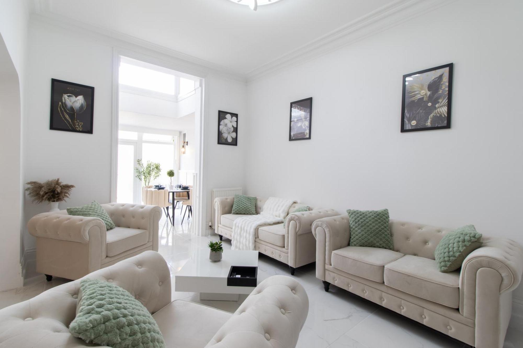 Open Mind - Hottub, 8 Beds & 2 Car Spaces Portsmouth